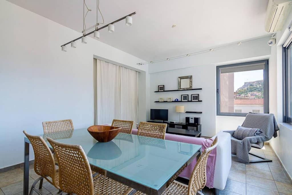 1Bedroom House In The City Center With Great View Atina Dış mekan fotoğraf