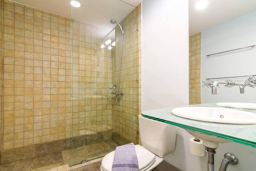 1Bedroom House In The City Center With Great View Atina Dış mekan fotoğraf