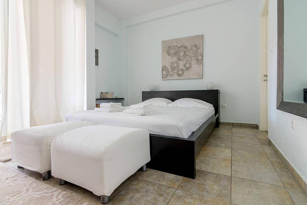 1Bedroom House In The City Center With Great View Atina Dış mekan fotoğraf